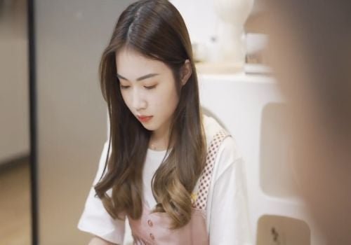 Cha dượng hiếp dâm cô con gái chưa đầy 18 tuổi