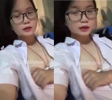 Chịch cô bé học sinh dâm lồn sướng