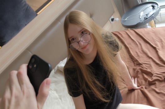 Phát hiện cô em gái xinh đẹp đóng phim người lớn với anh trai và bị chịch luôn em gái